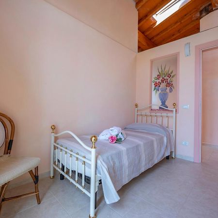 Villa Clara Few Km From The Sea - Happy Rentals ปิเอตราซานตา ภายนอก รูปภาพ