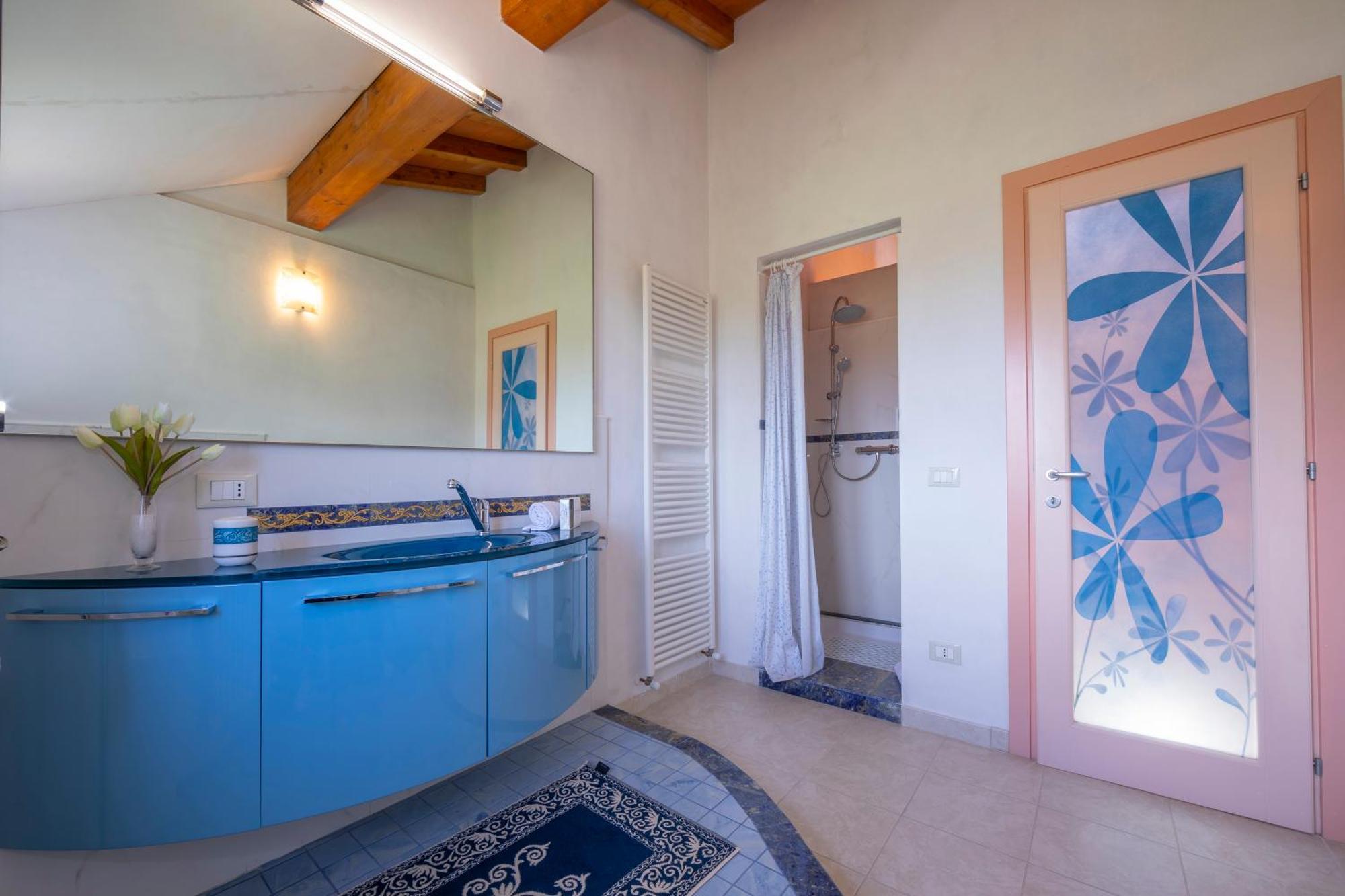 Villa Clara Few Km From The Sea - Happy Rentals ปิเอตราซานตา ภายนอก รูปภาพ