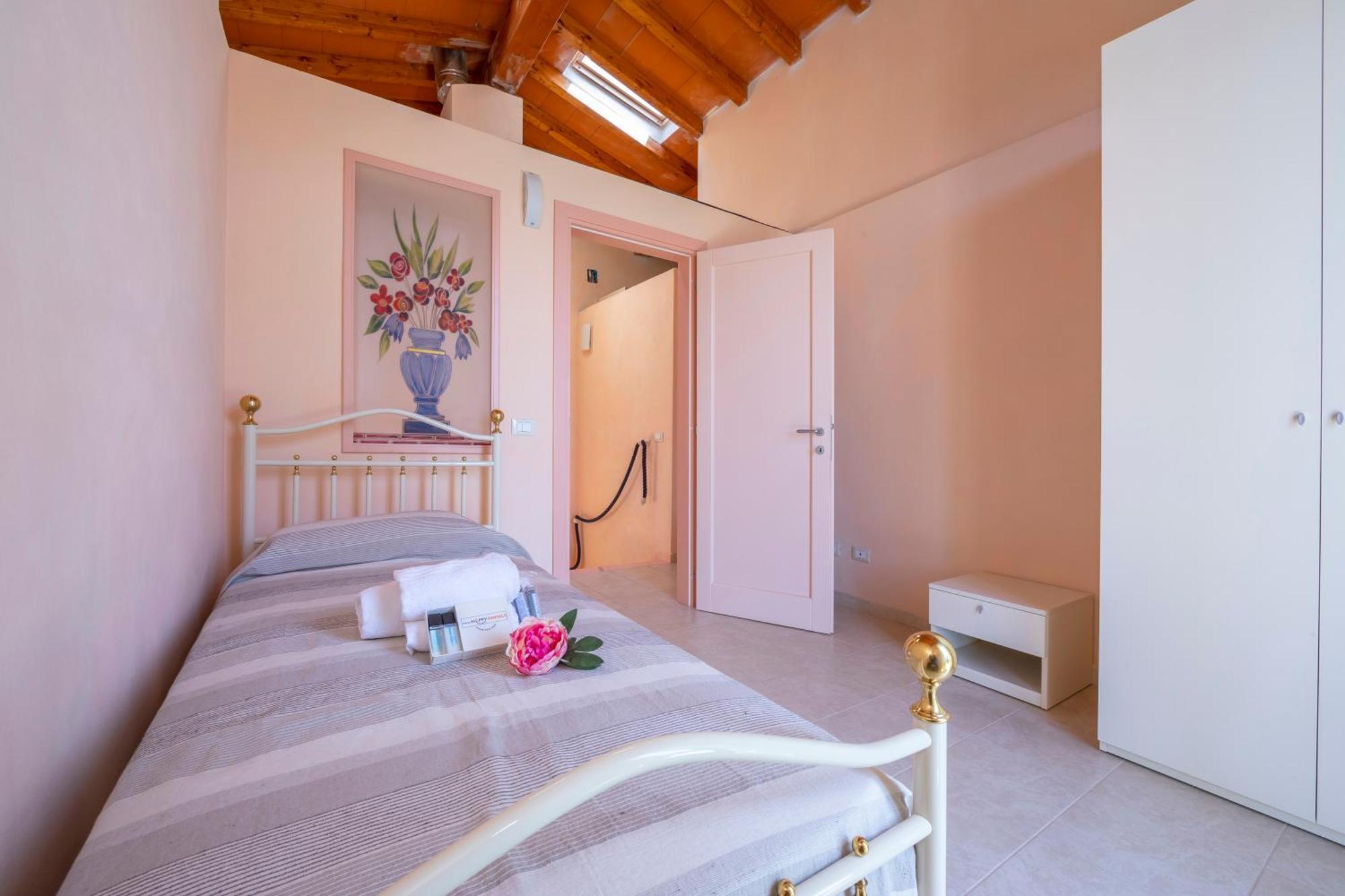 Villa Clara Few Km From The Sea - Happy Rentals ปิเอตราซานตา ภายนอก รูปภาพ