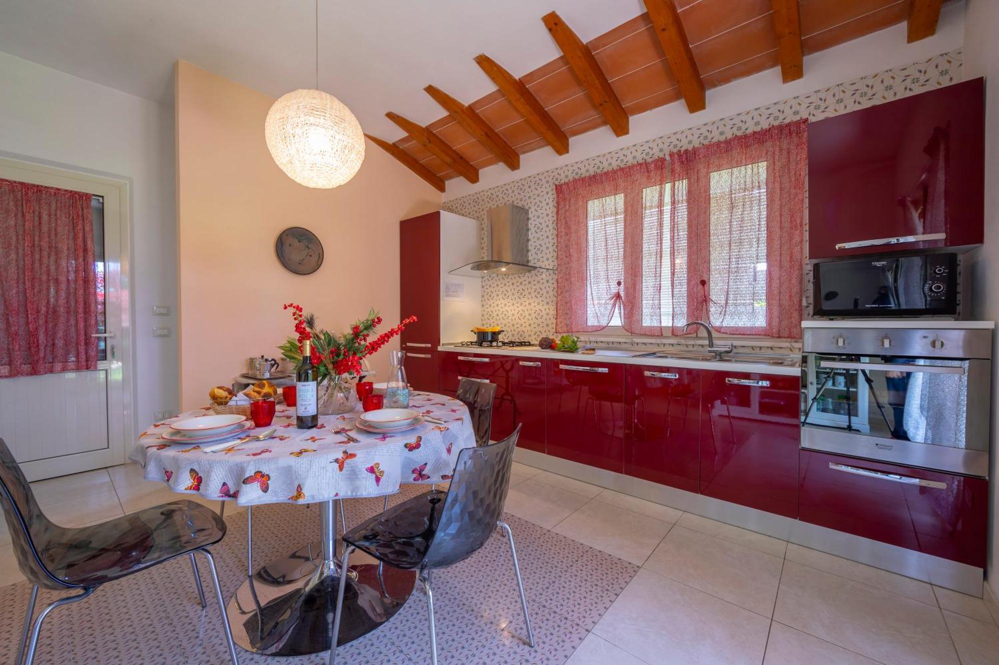 Villa Clara Few Km From The Sea - Happy Rentals ปิเอตราซานตา ภายนอก รูปภาพ